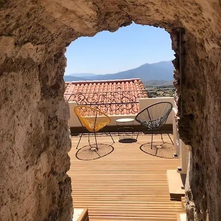 Charmante Maison De Village Avec Toit Terrasse Ferienhaus *