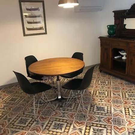Ferienhaus Charmante Maison De Village Avec Toit Terrasse Montalba-le-Chateau